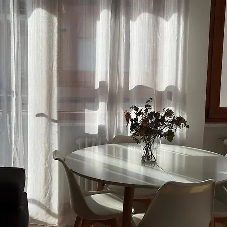 Comfy Escape Near The Heart Of Town Apartamento