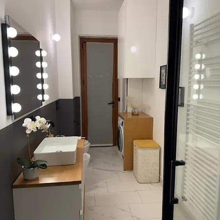 Comfy Escape Near The Heart Of Town Apartamento