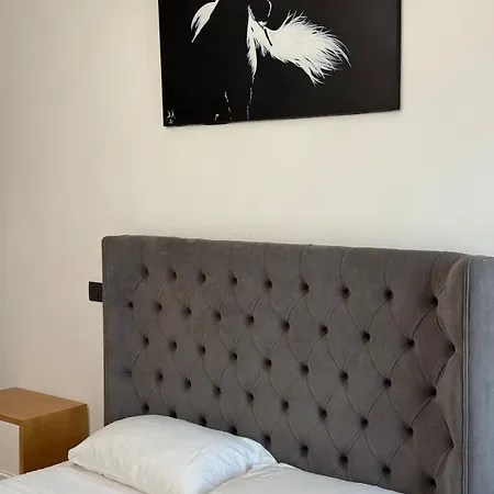 Apartamento Comfy Escape Near The Heart Of Town *